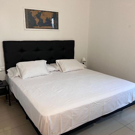 Fira Gran Via 2 - Private Rooms In A Shared Apartment - Habitaciones Privadas En Apartamento Compartido Οσπιταλέτ ντε Λιοβρεγάτ Εξωτερικό φωτογραφία