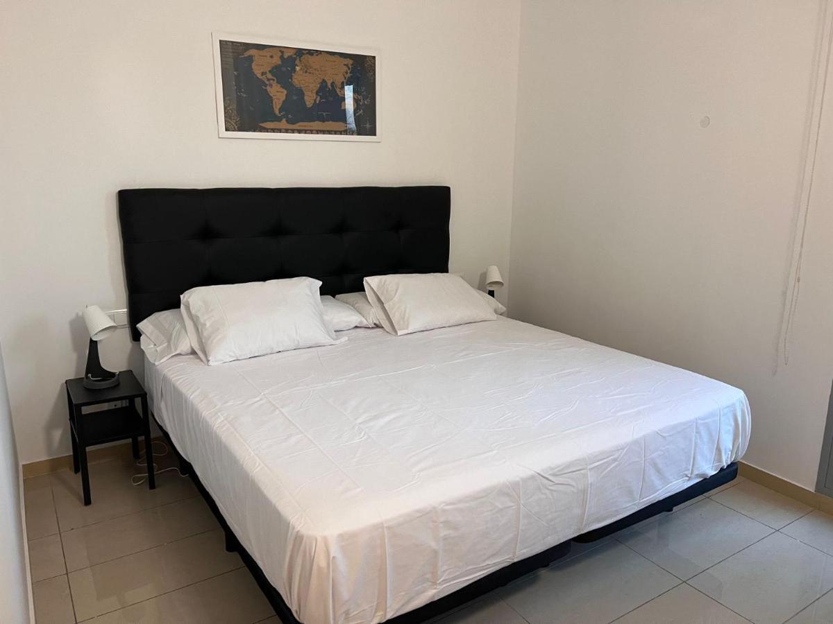 Fira Gran Via 2 - Private Rooms In A Shared Apartment - Habitaciones Privadas En Apartamento Compartido Οσπιταλέτ ντε Λιοβρεγάτ Εξωτερικό φωτογραφία