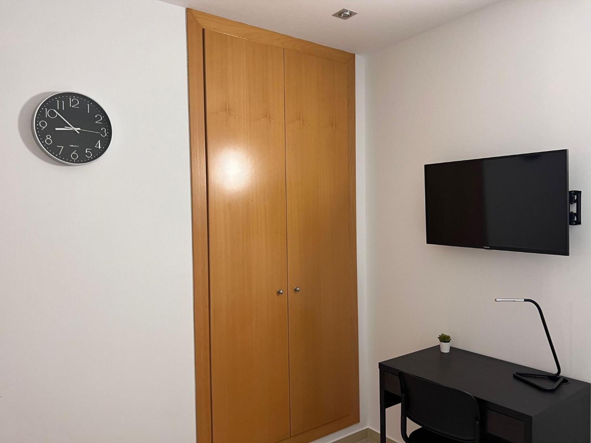 Fira Gran Via 2 - Private Rooms In A Shared Apartment - Habitaciones Privadas En Apartamento Compartido Οσπιταλέτ ντε Λιοβρεγάτ Εξωτερικό φωτογραφία