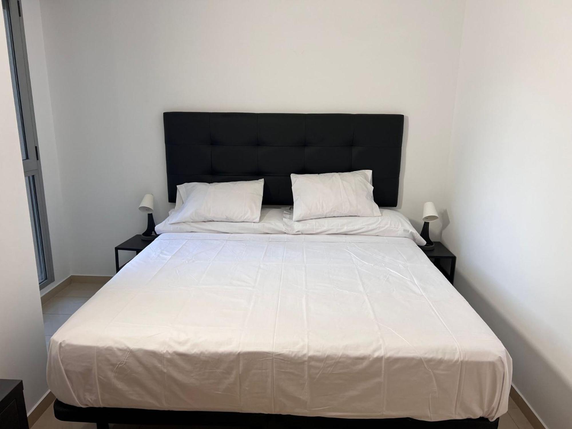 Fira Gran Via 2 - Private Rooms In A Shared Apartment - Habitaciones Privadas En Apartamento Compartido Οσπιταλέτ ντε Λιοβρεγάτ Εξωτερικό φωτογραφία