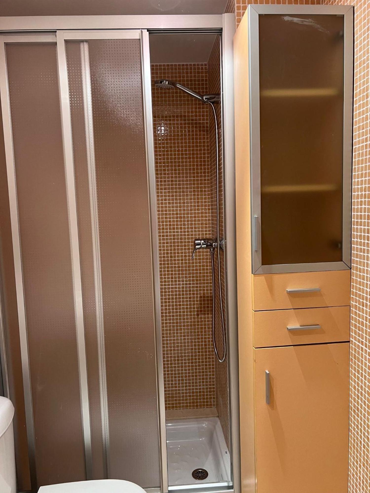 Fira Gran Via 2 - Private Rooms In A Shared Apartment - Habitaciones Privadas En Apartamento Compartido Οσπιταλέτ ντε Λιοβρεγάτ Εξωτερικό φωτογραφία