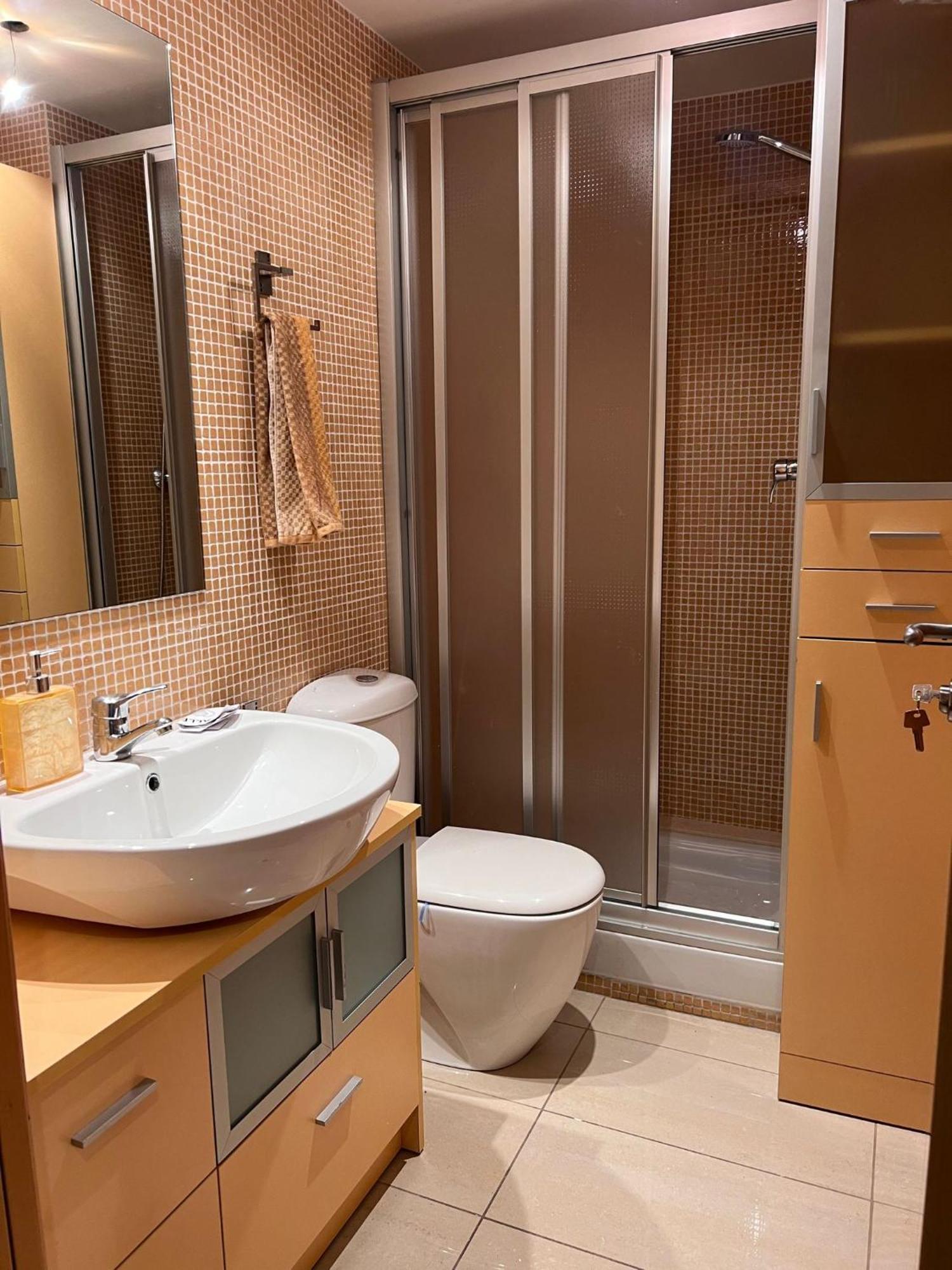 Fira Gran Via 2 - Private Rooms In A Shared Apartment - Habitaciones Privadas En Apartamento Compartido Οσπιταλέτ ντε Λιοβρεγάτ Εξωτερικό φωτογραφία