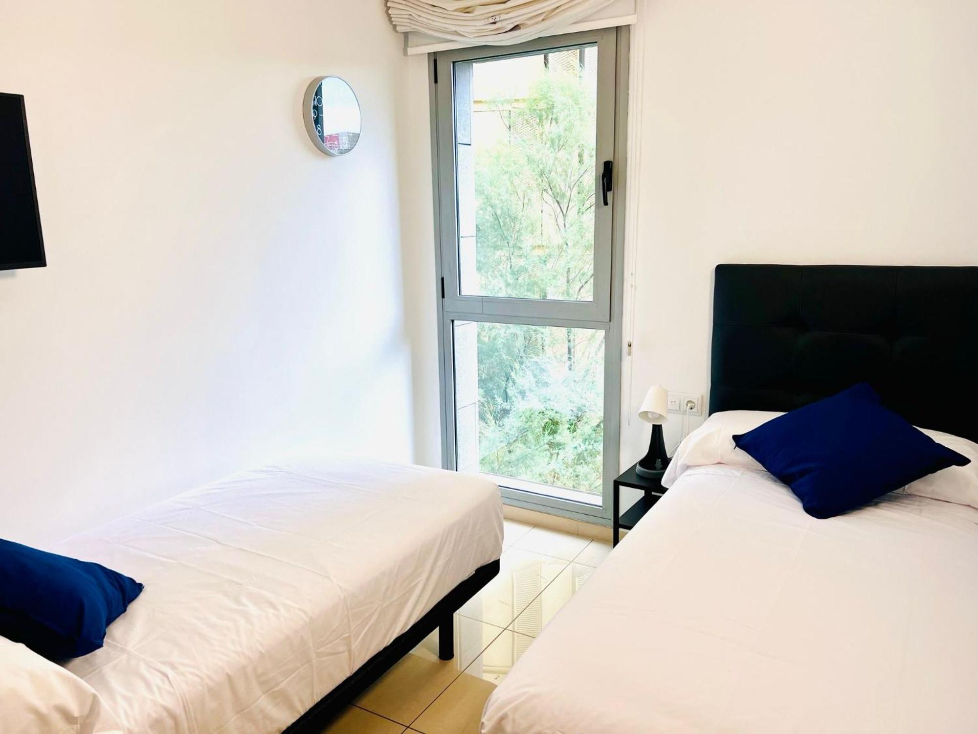 Fira Gran Via 2 - Private Rooms In A Shared Apartment - Habitaciones Privadas En Apartamento Compartido Οσπιταλέτ ντε Λιοβρεγάτ Εξωτερικό φωτογραφία